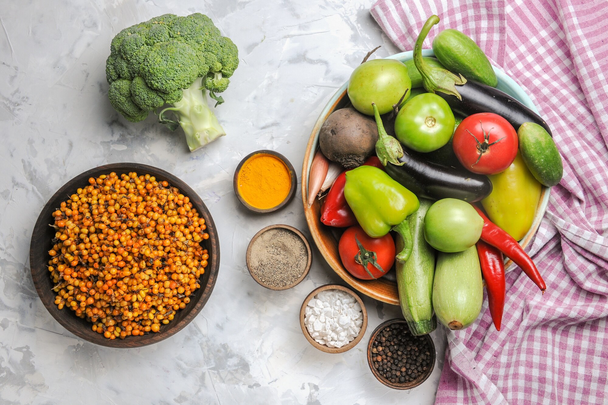 Variedad de granos y verduras frescas